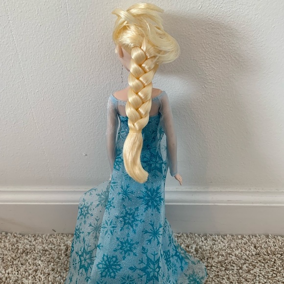 DISNEY PRINCESS FROZEN 1 CLASSIC ELSA DOLL - Picture 8 of 8
